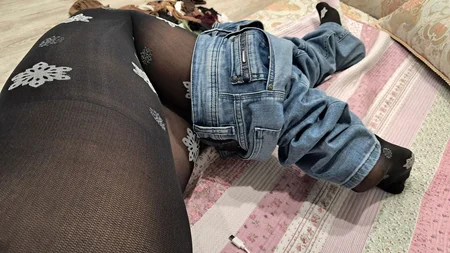 Guy wearing black fashion tights under jeans - Image # 5