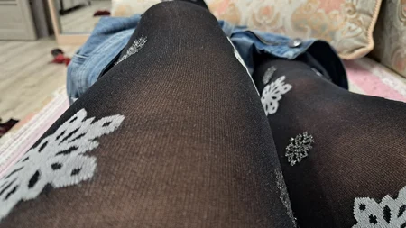 Guy wearing black fashion tights under jeans - Image # 6