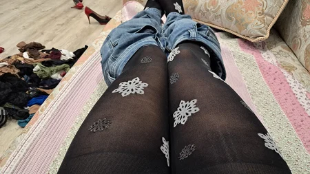 Guy wearing black fashion tights under jeans - Image # 8