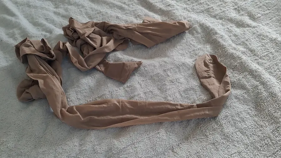 Video: Pantyhose on the bed