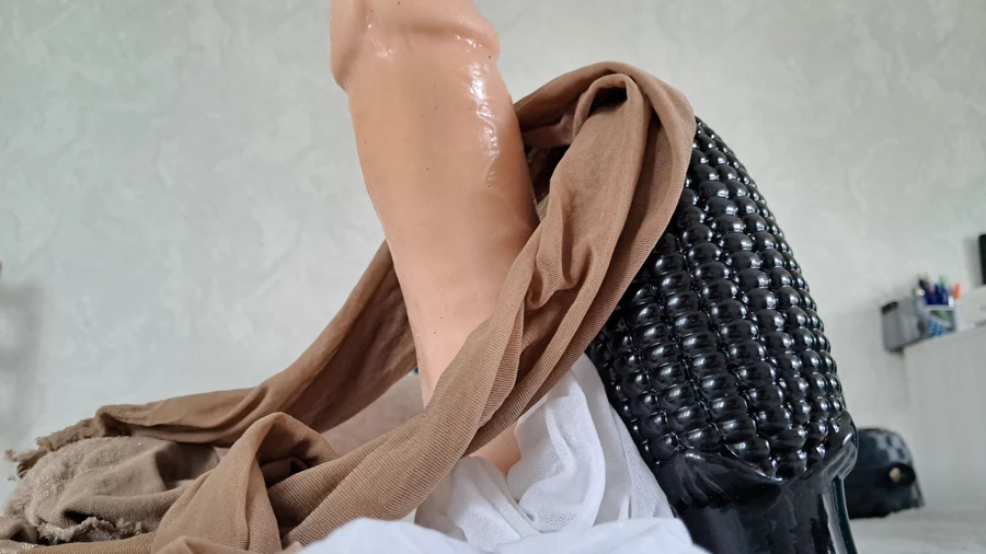 Image gallery: Pantyhose & dildos